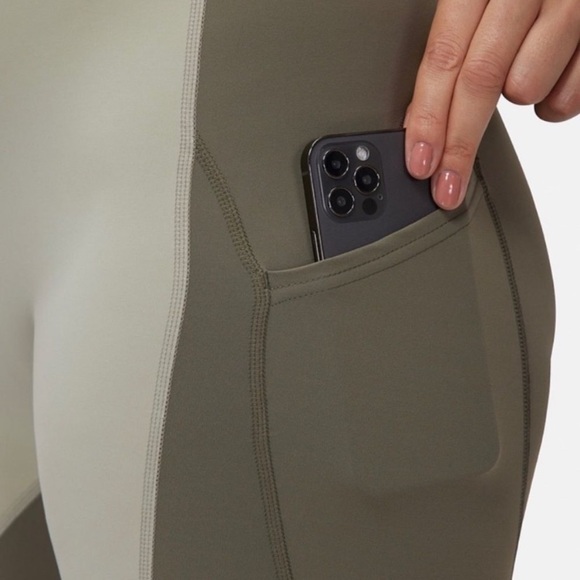 Outdoor Voices Zoom 8” Bodysuit Sandstone Tea Tree M - Picture 4 of 12